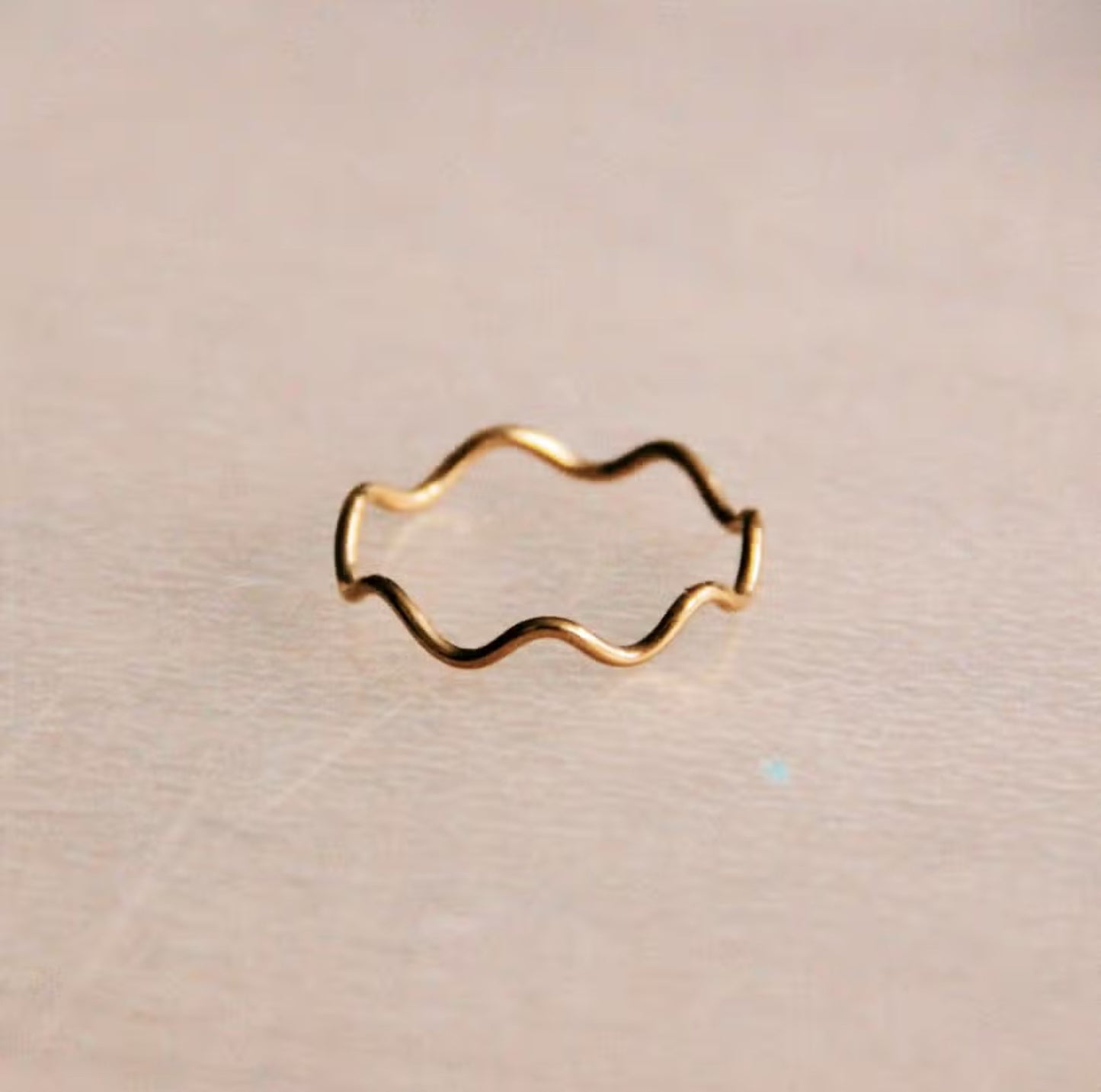 Dainty Squiggle Ring
